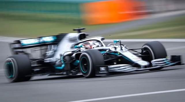 Bahreyn’de pole pozisyonu Hamilton’ın