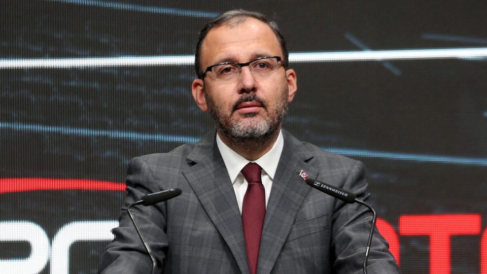 Bakan Kasapoğlu’ndan Merve Tuncel’e tebrik