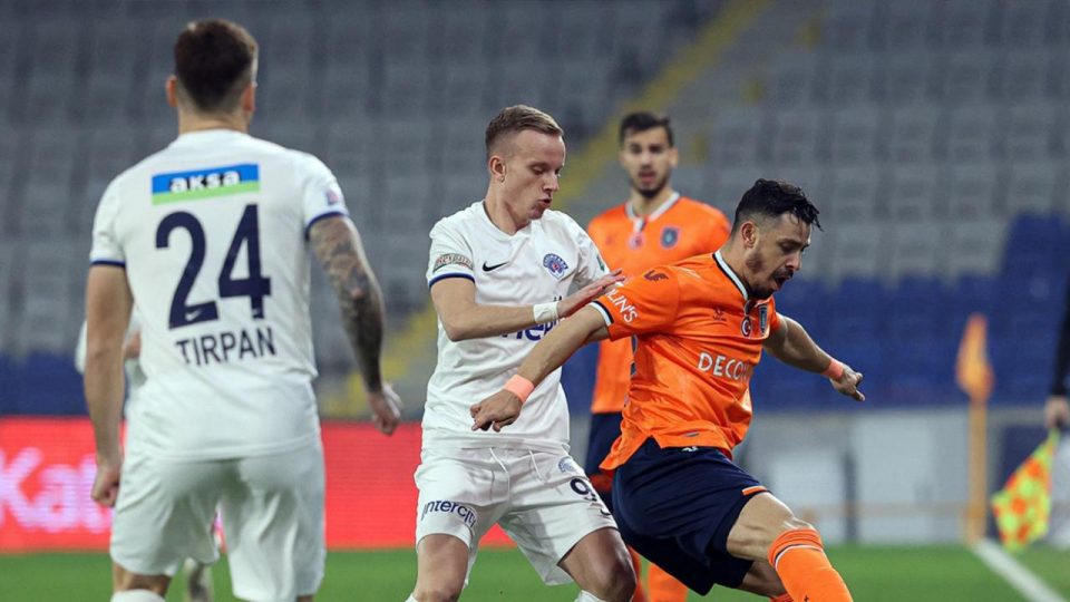Okan Buruk’tan 4 değişiklik