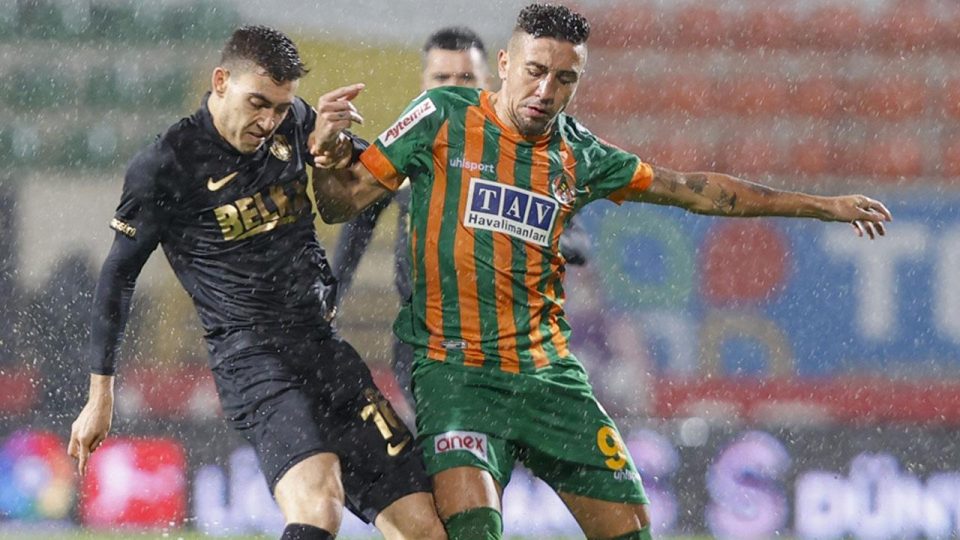 Gol düellosu Alanyaspor’un