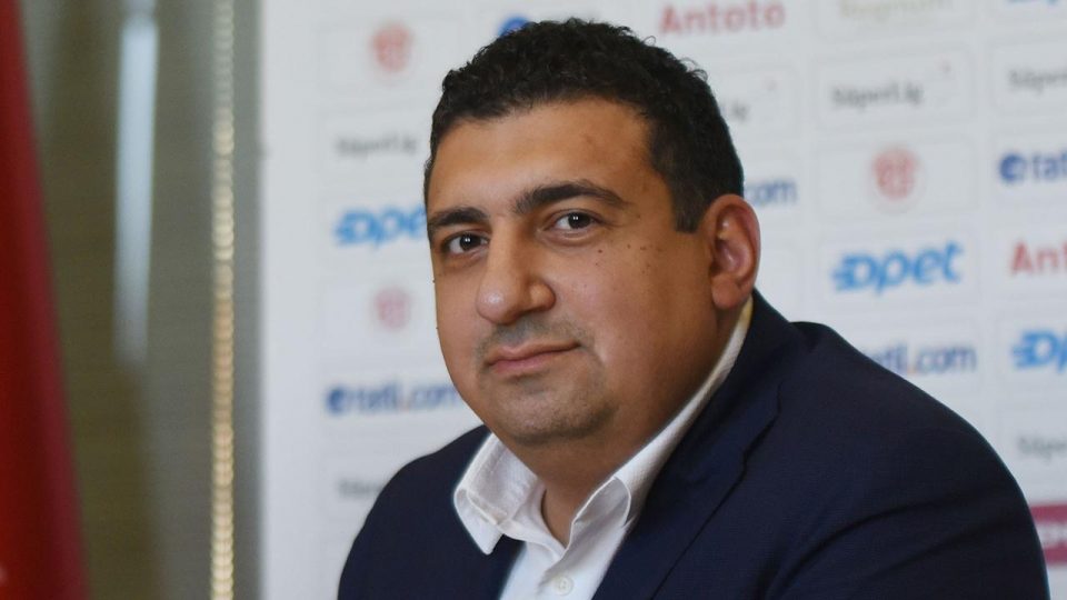 Antalyaspor Başkanı Ali Şafak Öztürk istifa etti