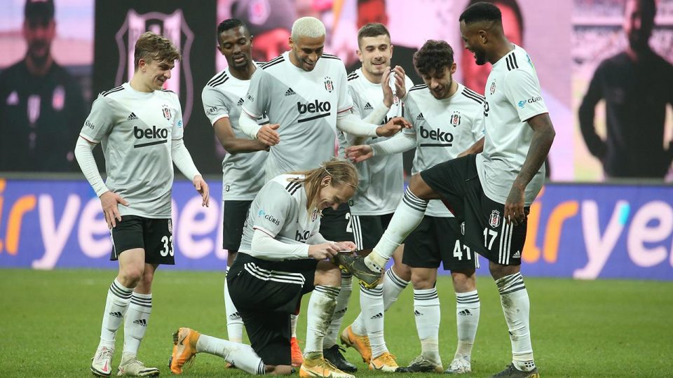 Beşiktaş Larin’in resitali ile kazandı