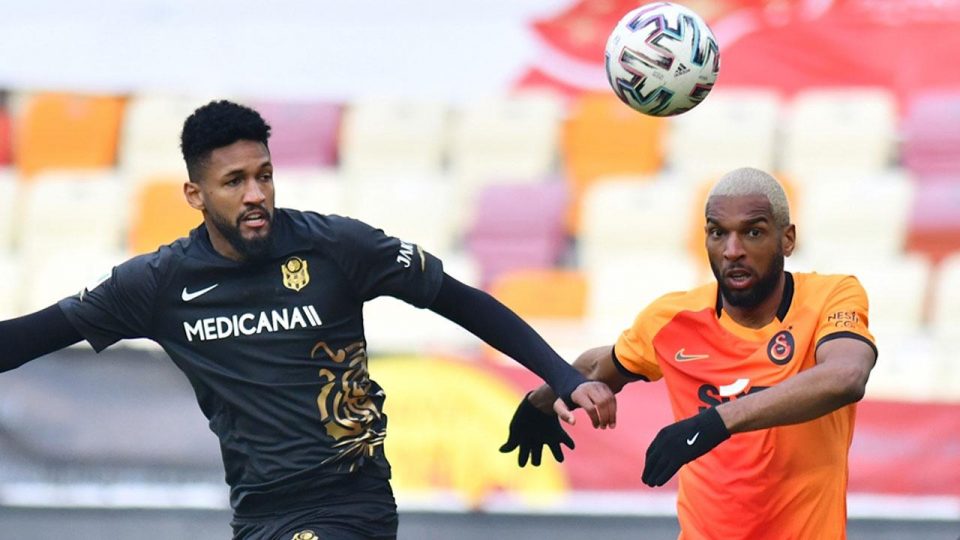 Galatasaray son dakikada kazandı