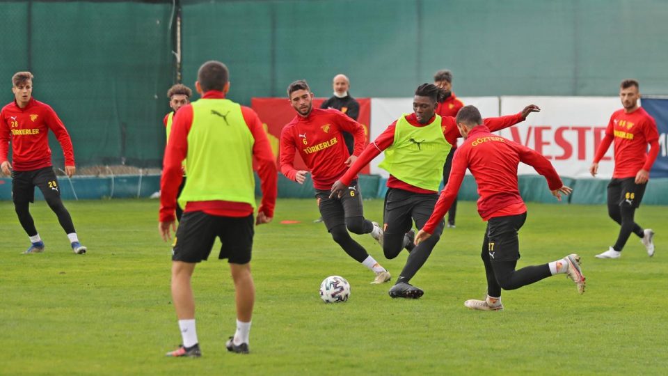 Göztepe profesyonel liglerde 2000. maçında