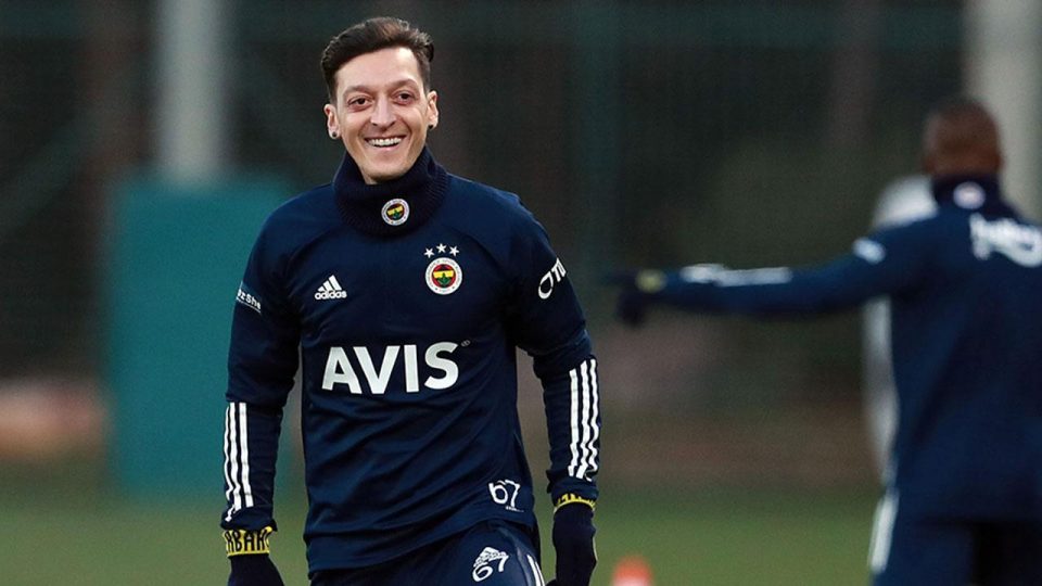 Mesut Özil ilk antrenmanına çıktı
