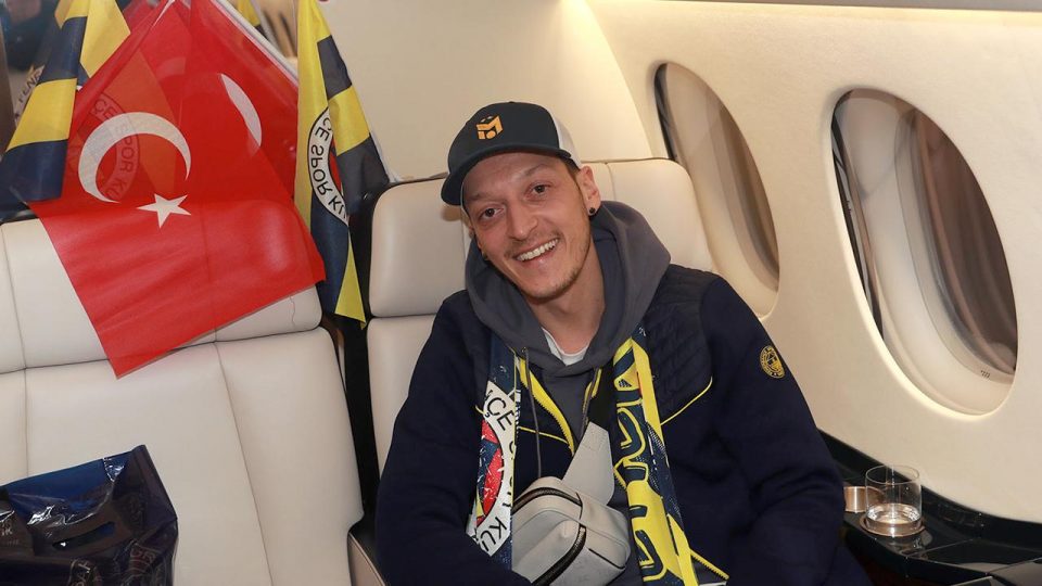 Mesut Özil’in İstanbul’a gelişi dünya basınında yer buldu