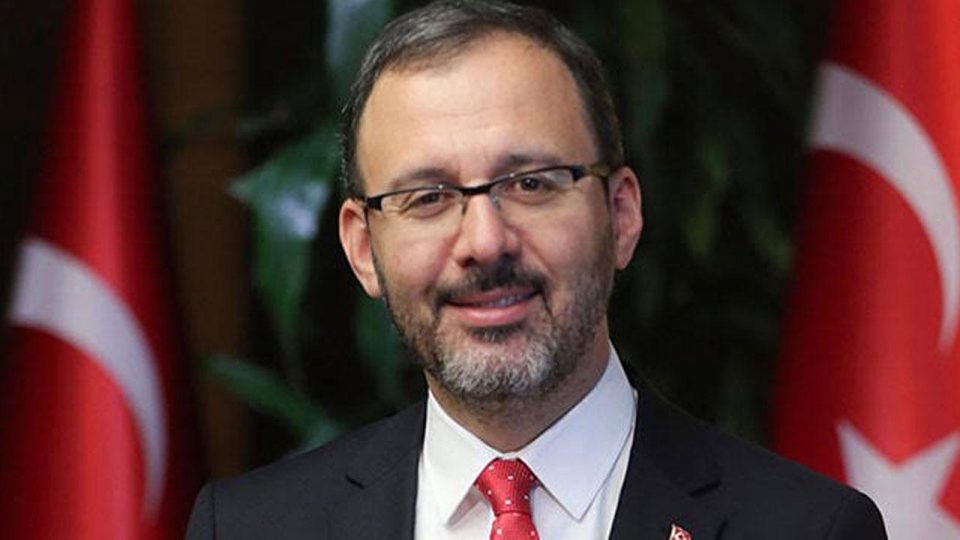 Bakan Kasapoğlu Gülkader Şentürk’ü tebrik etti