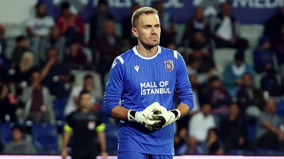 Beşiktaş Mert Günok için Başakşehir’le anlaştı