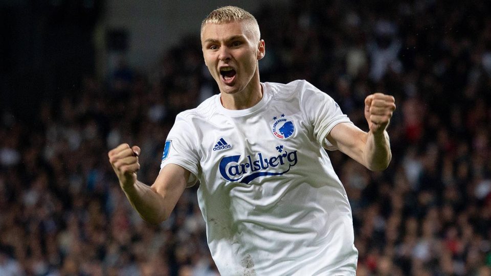 Galatasaray Victor Nelsson’a kavuşuyor