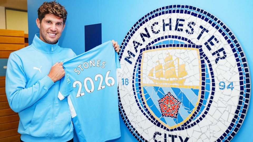 Manchester City’den Stones’a yeni sözleşme