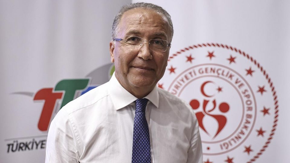 Türkiye Tenis Federasyonunda Cengiz Durmuş güven tazeledi
