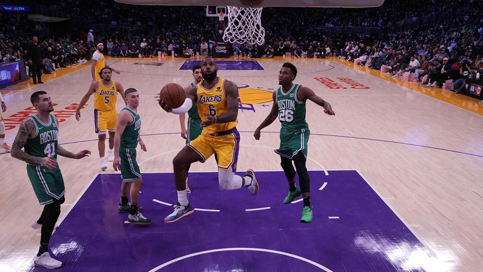 NBA’de Lakers Celtics’i mağlup etti
