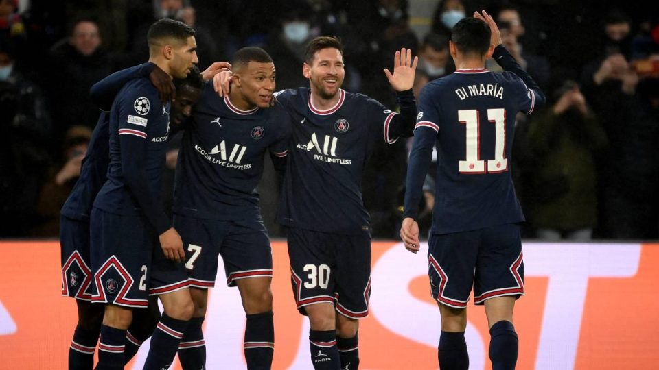 PSG 4 golle kazandı