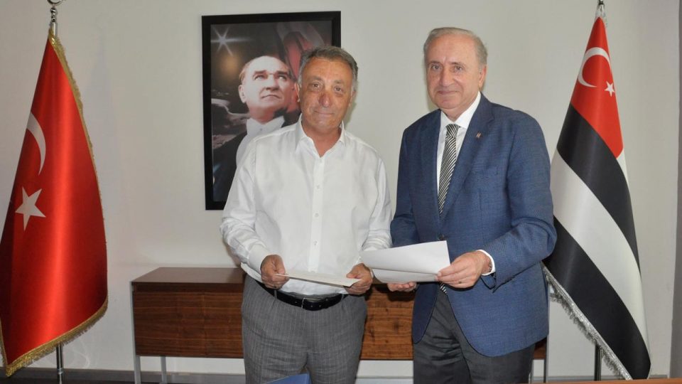Ahmet Nur Çebi başkan adaylığı için başvurusunu yaptı