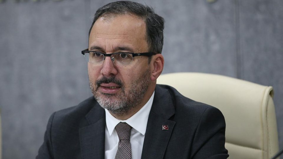 Bakan Kasapoğlu’ndan Fenerbahçe Safiport’a tebrik mesajı