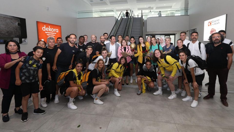 Şampiyonu ALG Spor Gaziantep’te coşkuyla karşılandı