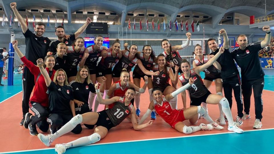 Kadın Voleybol Milli Takımı Akdeniz Oyunları’nda yenilgisiz finalde