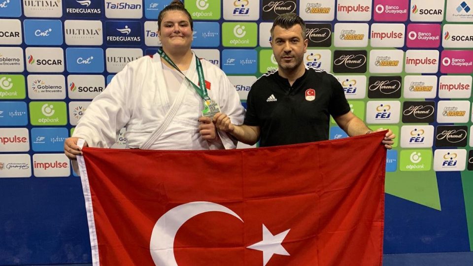Genç milli judocu Hilal Öztürk, Dünya Şampiyonası’nda gümüş madalya aldı
