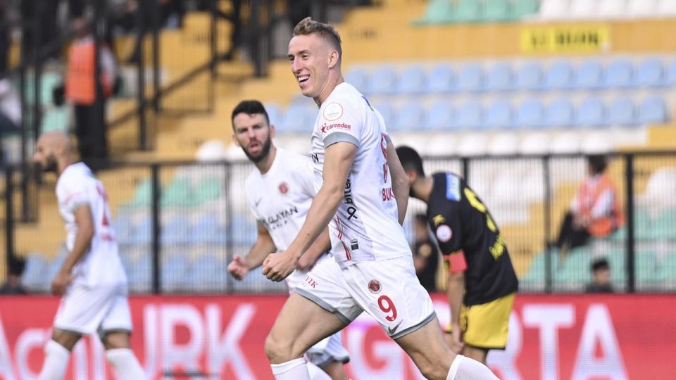 Antalyaspor’da Adam Buksa takımın en skorer oyuncusu oldu
