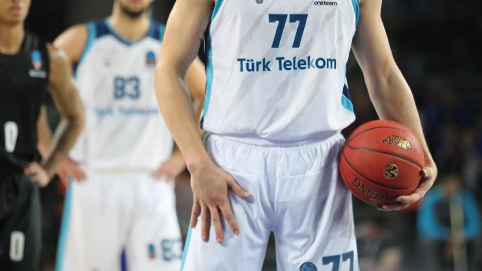 Türk Telekom Avrupa’da sezonu Romanya’da açacak