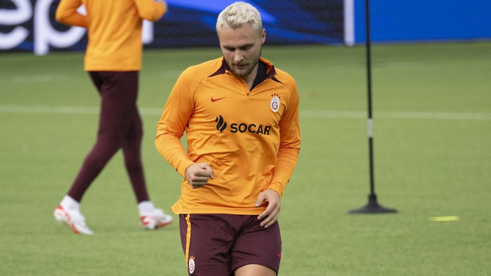Victor Nelsson Galatasaray’da yedek kalmaktan memnun değil